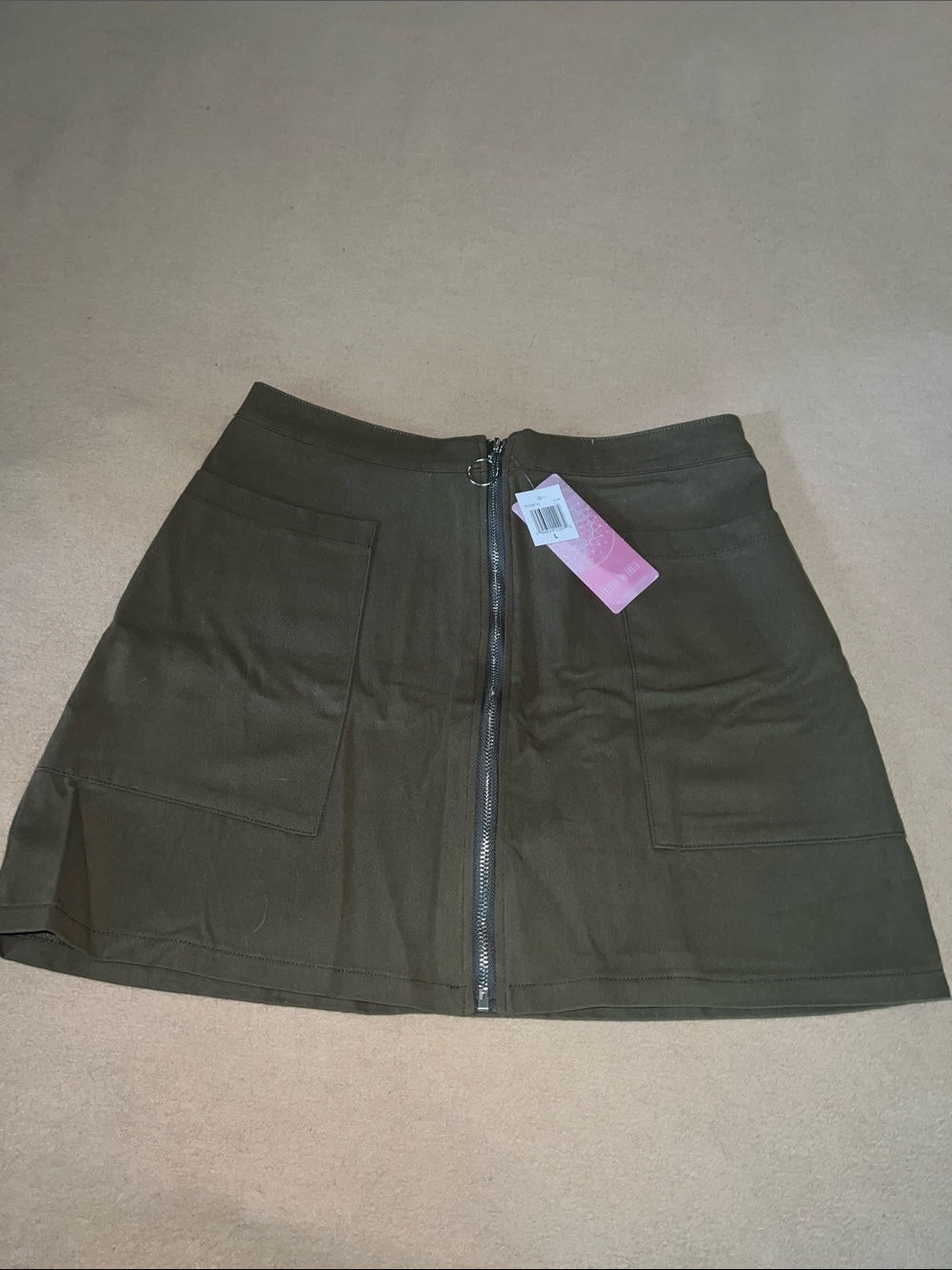 Front-Zip Olive Green Mini Skirt with Patch Pockets size large